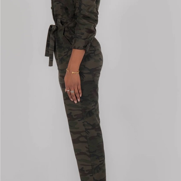 Level 99 button up camo jumpsuit - Picture 2 of 4